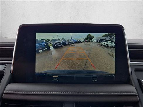 Used 2024 Chevrolet Suburban LT RWD image 12