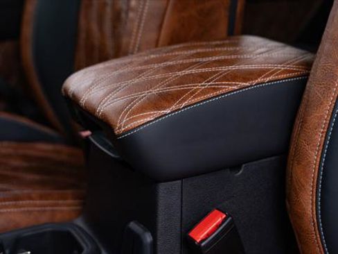 Used 2025 Jeep Gladiator Sport image 44