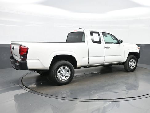 Used 2022 Toyota Tacoma SR AWD/4WD image 6