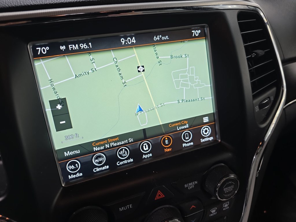 Used 2018 Jeep Grand Cherokee Limited AWD/4WD image 24