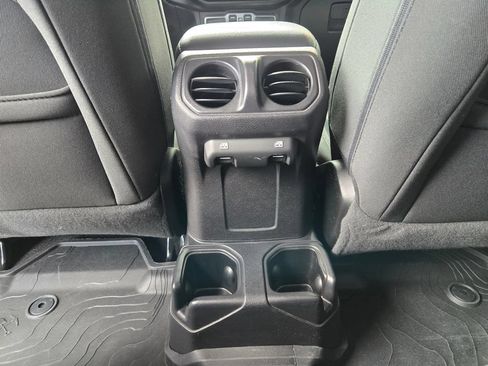 Used 2021 Jeep Gladiator Sport AWD/4WD image 38