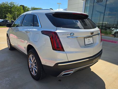 Used 2022 Cadillac XT5 Premium Luxury w/ Technology Package FWD image 3