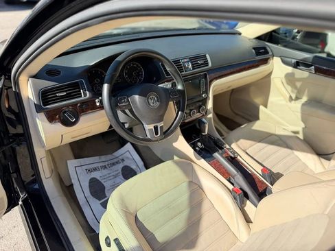 Used 2012 Volkswagen Passat 2.5 SEL Premium image 24