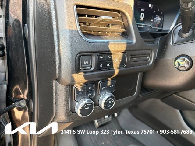 Used 2023 GMC Yukon XL SLT w/ SLT Luxury Package AWD/4WD image 16
