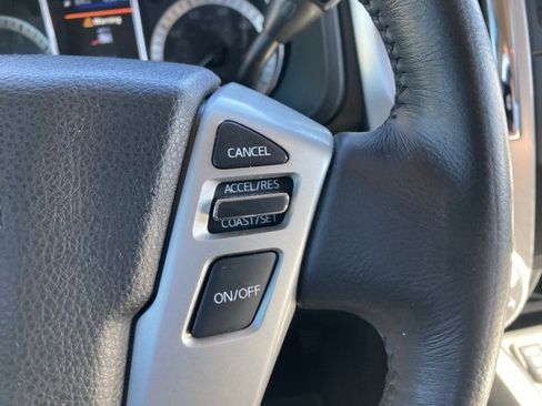 Used 2019 Nissan Titan SV w/ SV Convenience Package image 19