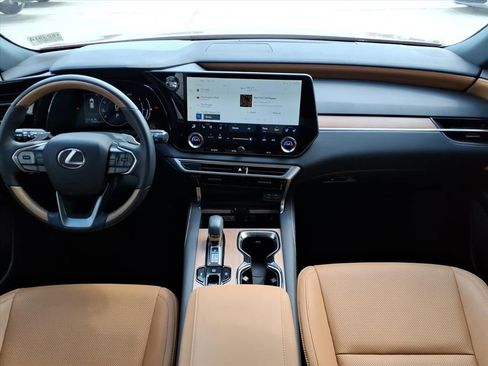 Used 2024 Lexus RX 350 Premium image 3