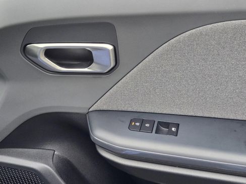 Used 2025 Kia K4 EX image 26