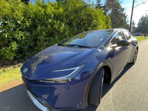 Used 2023 Toyota Prius Prime FWD image 13