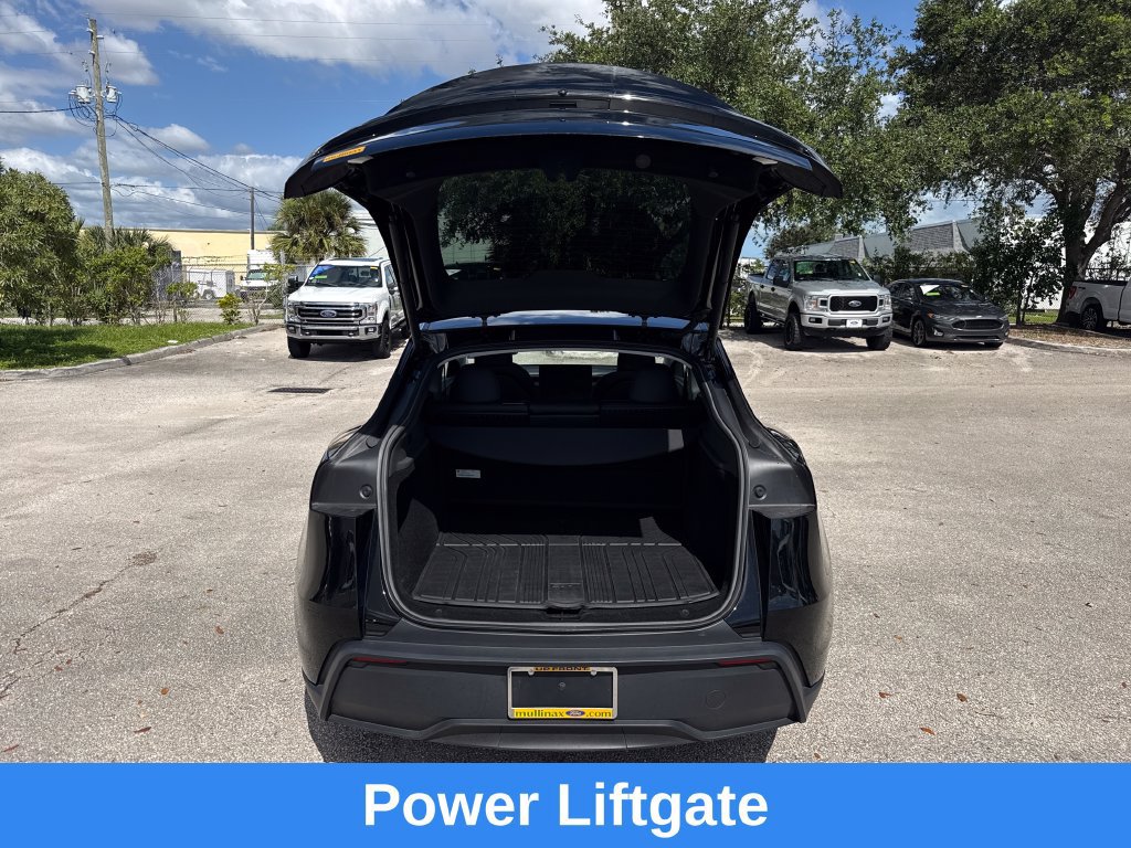 Used 2026 Tesla Model Y 2WD image 25