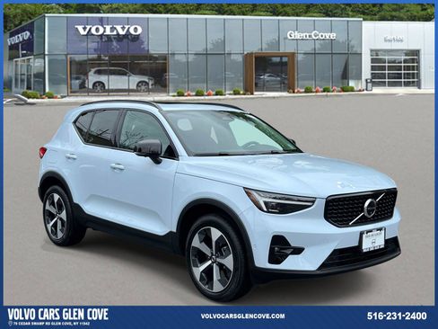 Used 2026 Volvo XC40 B5 Plus w/ Protection Package Premier AWD/4WD image 1