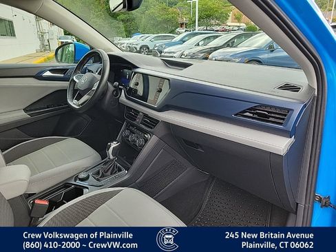 Used 2024 Volkswagen Taos SE AWD/4WD image 42