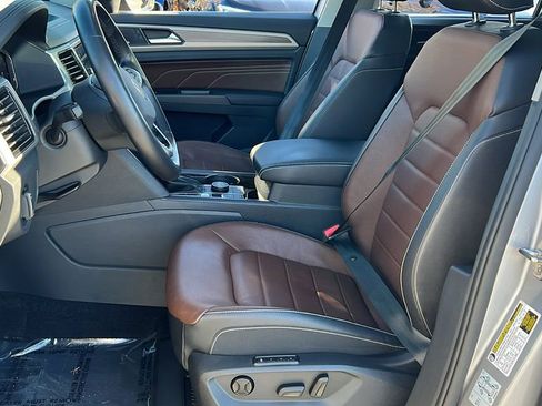 Certified 2021 Volkswagen Atlas SEL Premium image 23