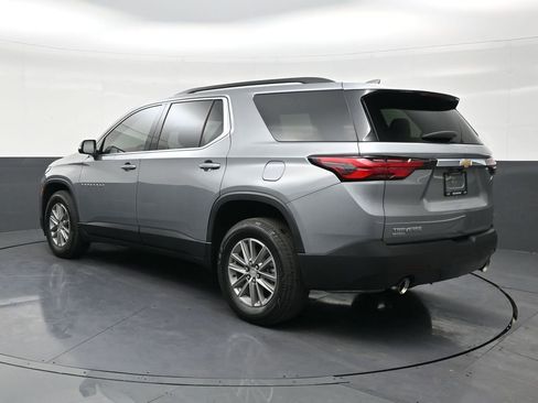Used 2024 Chevrolet Traverse LT image 3