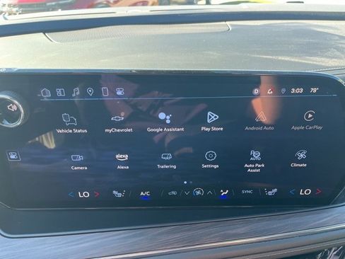 Used 2025 Chevrolet Suburban Z71 w/ Comfort Package image 29