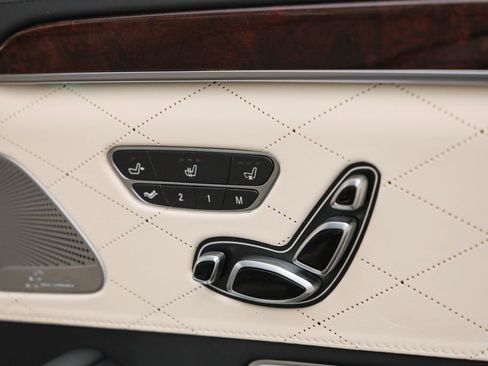 Used 2018 Mercedes-Benz S 560 4MATIC Sedan image 26