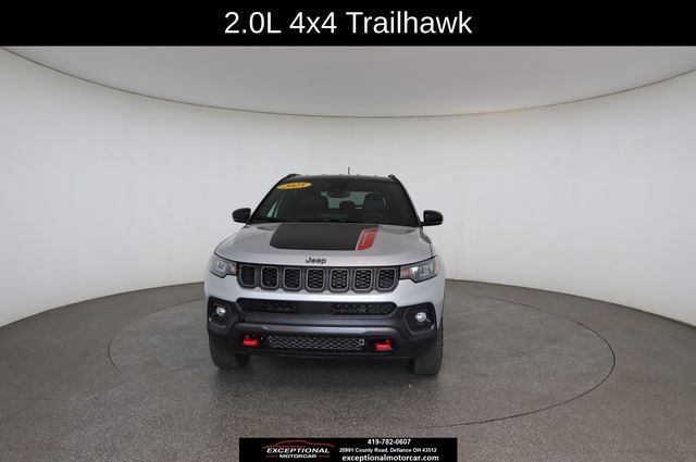 Used 2025 Jeep Compass Trailhawk AWD/4WD image 32