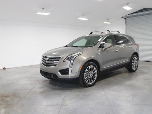 Used 2018 Cadillac XT5 Premium Luxury w/ Driver Assist Package image 4