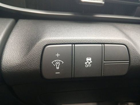 Used 2025 Hyundai Elantra Sport image 11