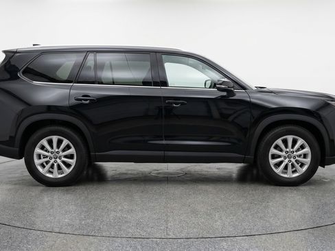 Used 2025 Toyota Grand Highlander FWD image 11