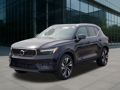 New 2025 Volvo XC40 B5 Ultra w/ Protection Package Premier