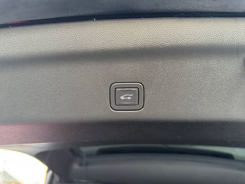 Used 2024 Chevrolet Tahoe LT image 10