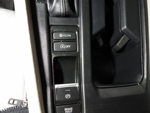 Used 2025 Honda Accord LX image 17