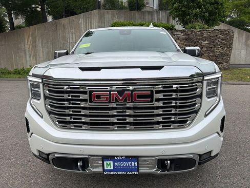 Used 2023 GMC Sierra 1500 Denali w/ Technology Package AWD/4WD image 10