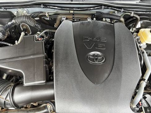 Used 2021 Toyota Tacoma TRD Sport AWD/4WD image 27