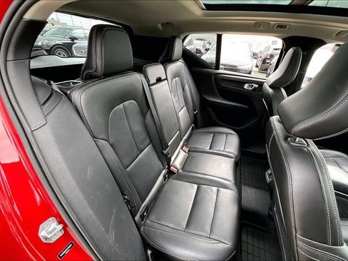 Used 2019 Volvo XC40 T5 Momentum AWD/4WD image 36