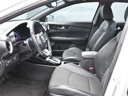 Used 2022 Kia Forte GT-Line w/ GT-Line Premium Package image 10