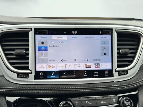 New 2026 Chrysler Pacifica Limited w/ Uconnect Theater Family Group image 20