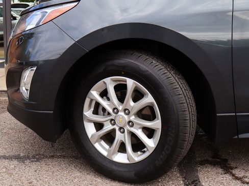Used 2021 Chevrolet Equinox LS FWD image 5