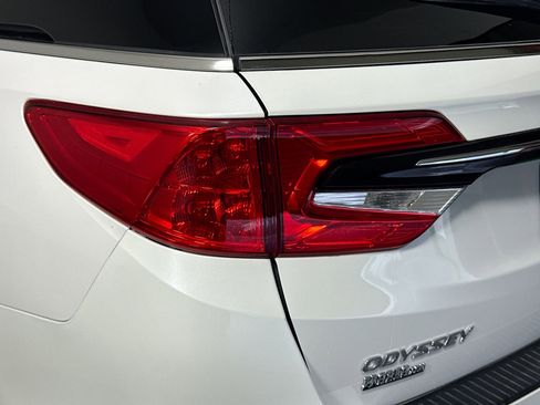 Used 2023 Honda Odyssey Elite image 36
