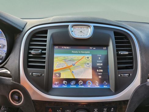 Used 2013 Chrysler 300 C RWD image 19