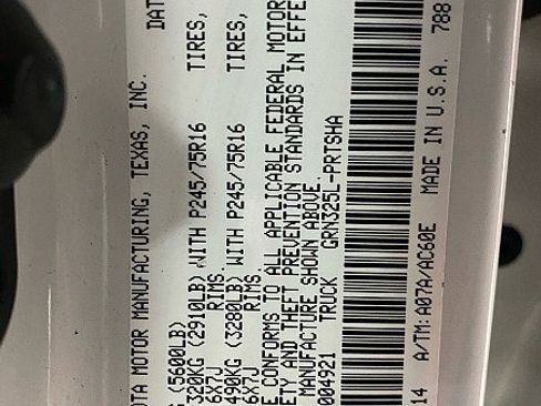 Used 2016 Toyota Tacoma SR5 w/ SR5 Appearance Package (SN) image 11