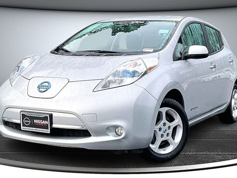 Used 2014 Nissan Leaf SV w/ LED & Quick Charge Package image 3