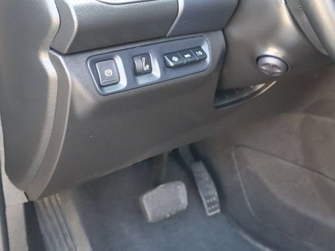 Used 2023 GMC Acadia SLT w/ Technology Package AWD/4WD image 27