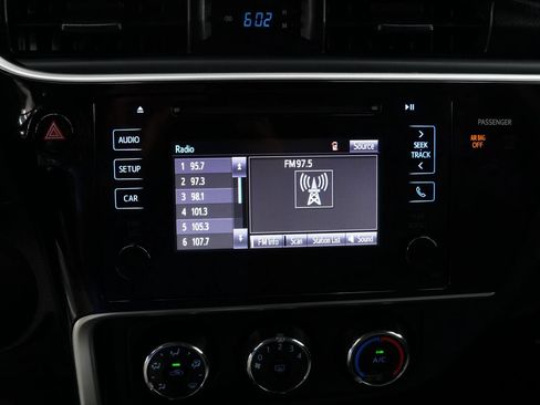 Used 2017 Toyota Corolla SE FWD image 26