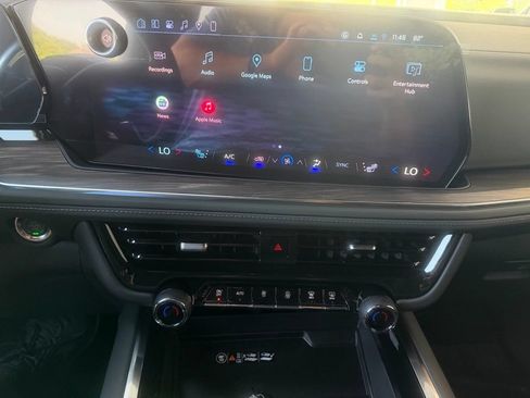 New 2026 Chevrolet Suburban Z71 w/ Z71 Off-Road Package AWD/4WD image 19