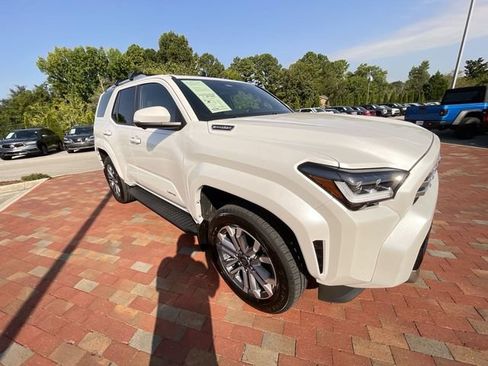 Used 2025 Toyota 4Runner Limited AWD/4WD image 38