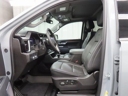 Used 2025 GMC Sierra 1500 Denali AWD/4WD image 9