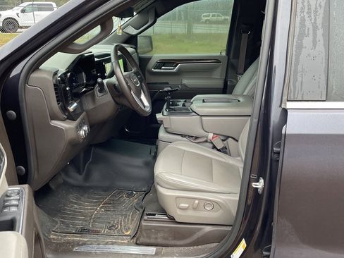 Used 2022 GMC Sierra 1500 SLE image 5