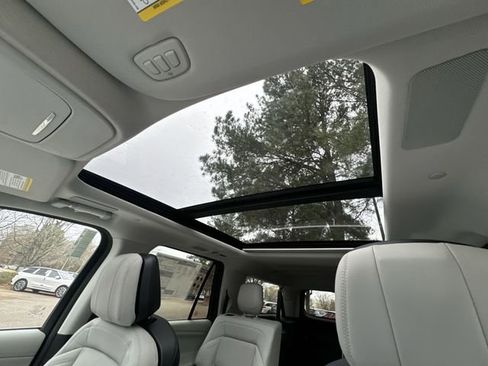 New 2025 Lincoln Navigator L Reserve image 22