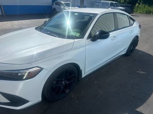 Used 2023 Honda Civic Sport image 4