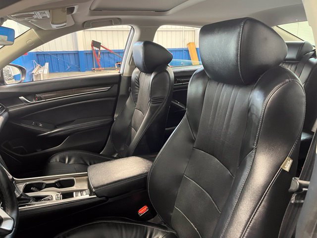 Used 2018 Honda Accord Touring image 24