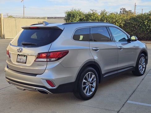 Used 2017 Hyundai Santa Fe Limited FWD image 5