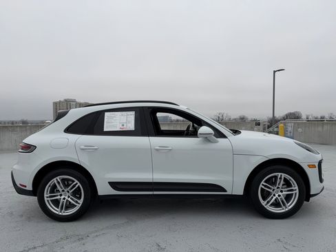 Certified 2023 Porsche Macan image 8