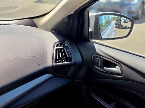 Used 2013 Ford Escape SE AWD/4WD image 39