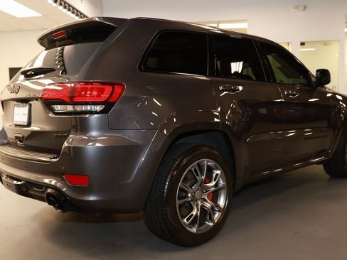 Used 2021 Jeep Grand Cherokee SRT image 7