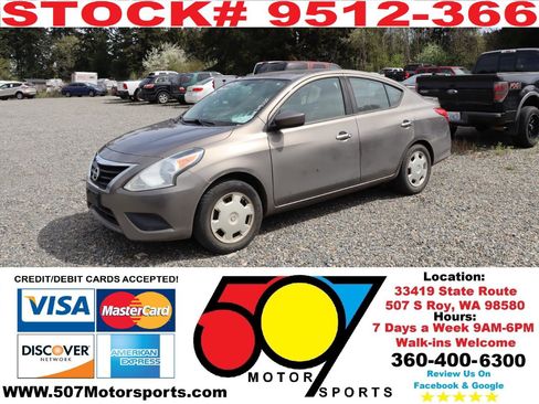 Used 2016 Nissan Versa SV FWD image 2